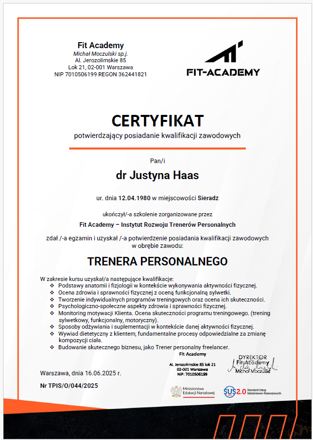 Stapel von Berichten auf dem Tisch